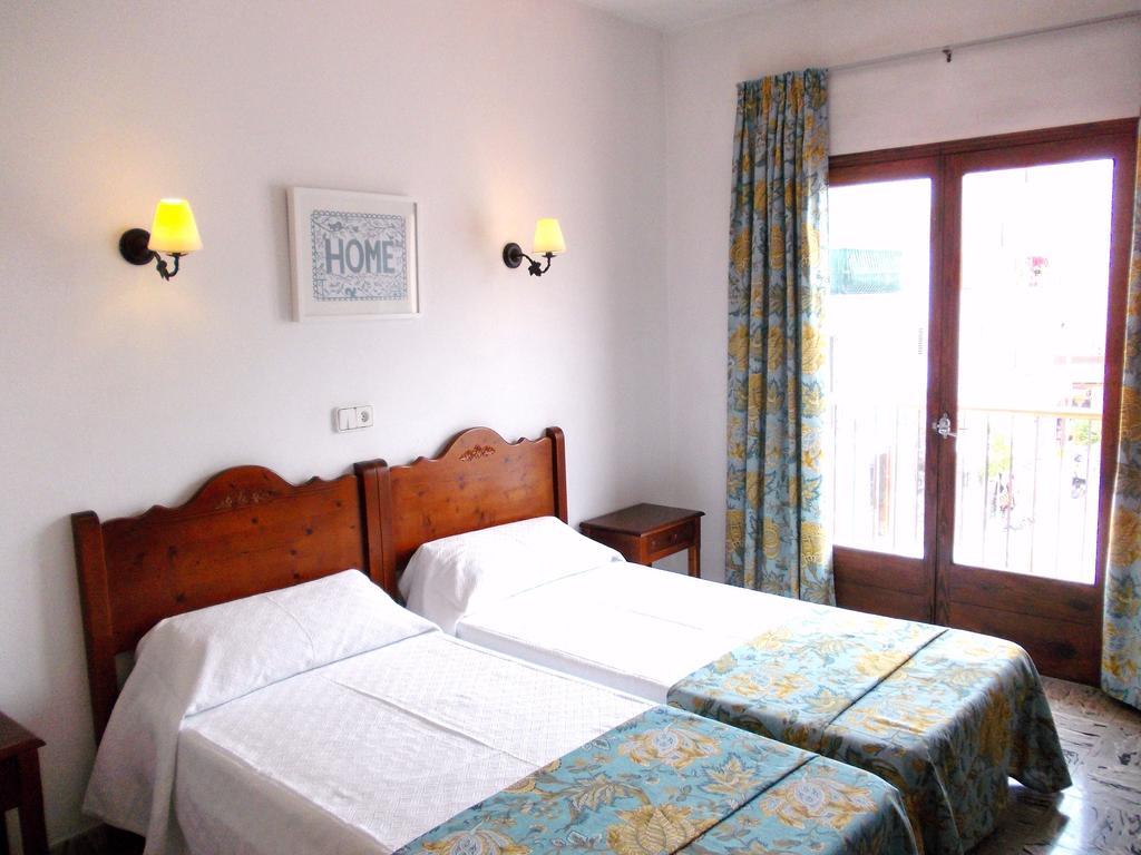 Hostal Rey Santa Eularia des Riu Pokój zdjęcie